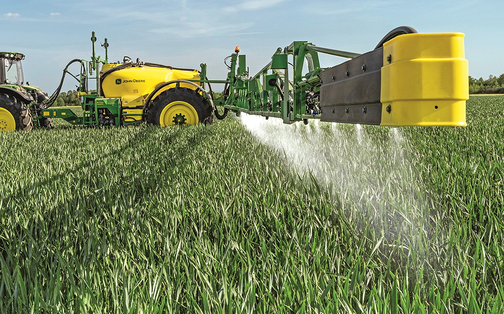 ‘Stark warning’: pesticide harm to wildlife rising globally, study finds